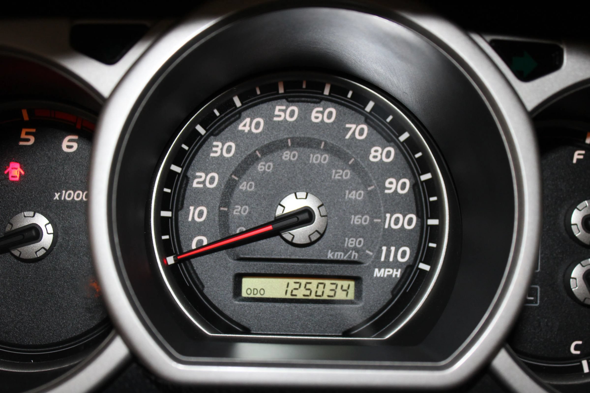 Used 2004 Toyota 4Runner Limited w/ Preferred Accessory Pkg RWD image 12
