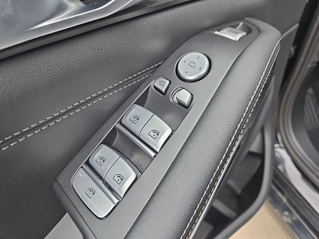 Used 2024 BMW X7 xDrive40i w/ Climate Comfort Package image 33