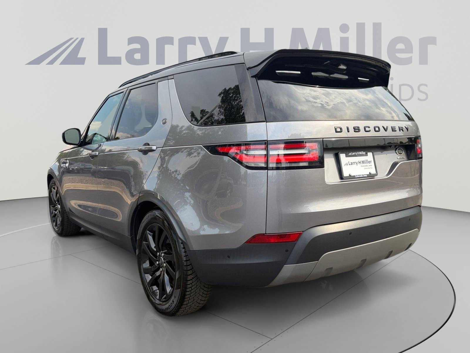 Used 2020 Land Rover Discovery HSE AWD/4WD image 3