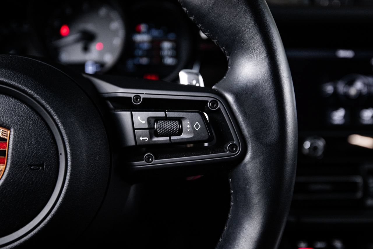 Certified 2023 Porsche Macan S AWD/4WD image 16