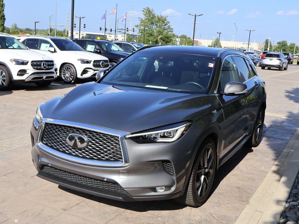 Used 2019 INFINITI QX50 Essential w/ Sensory Package AWD/4WD image 4