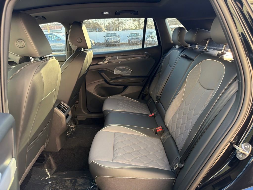 New 2026 Volkswagen Tiguan SEL R-Line image 29