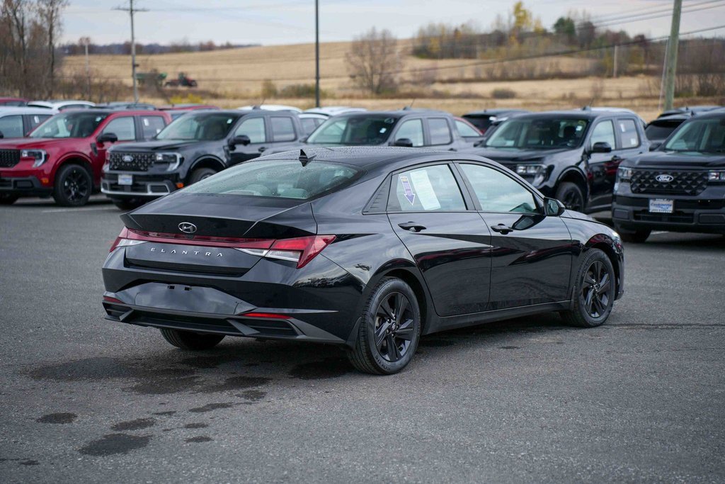 Used 2022 Hyundai Elantra SEL image 5