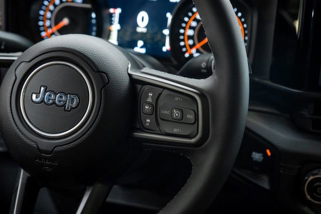 Used 2025 Jeep Gladiator Rubicon w/ Safety Group AWD/4WD image 68