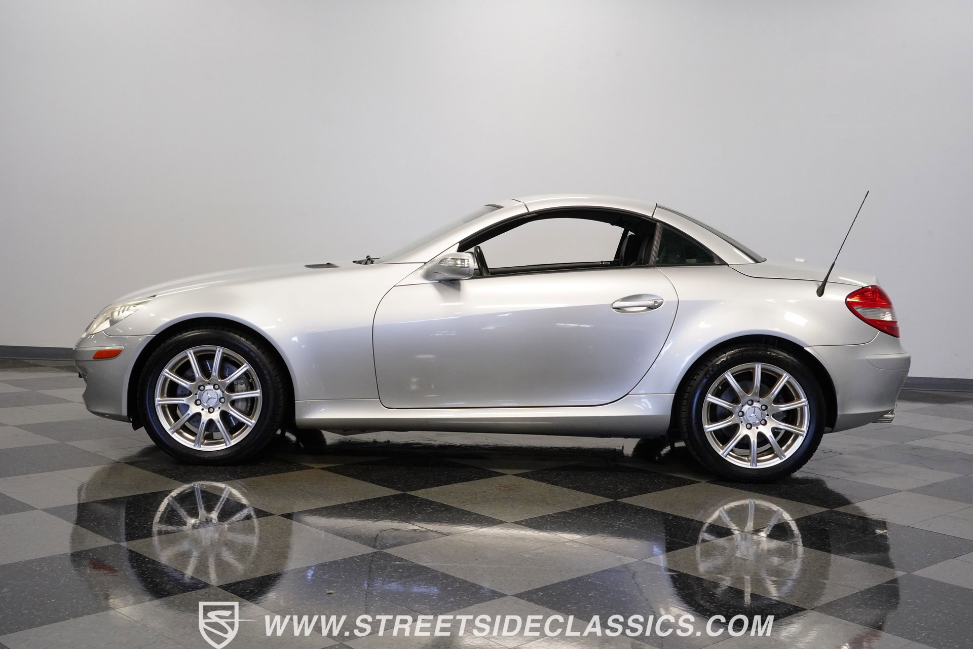 Used 2006 Mercedes-Benz SLK 350 image 7
