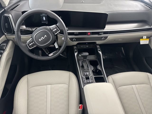 Certified 2025 Kia Sorento S w/ Panoramic Sunroof Package image 24