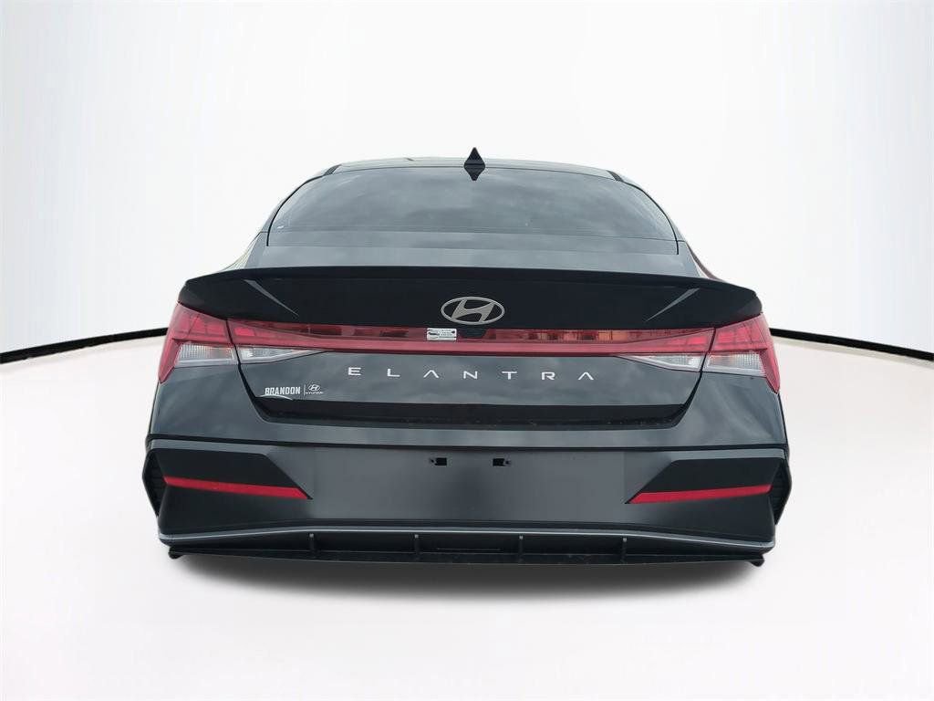 New 2026 Hyundai Elantra SEL Sport image 6
