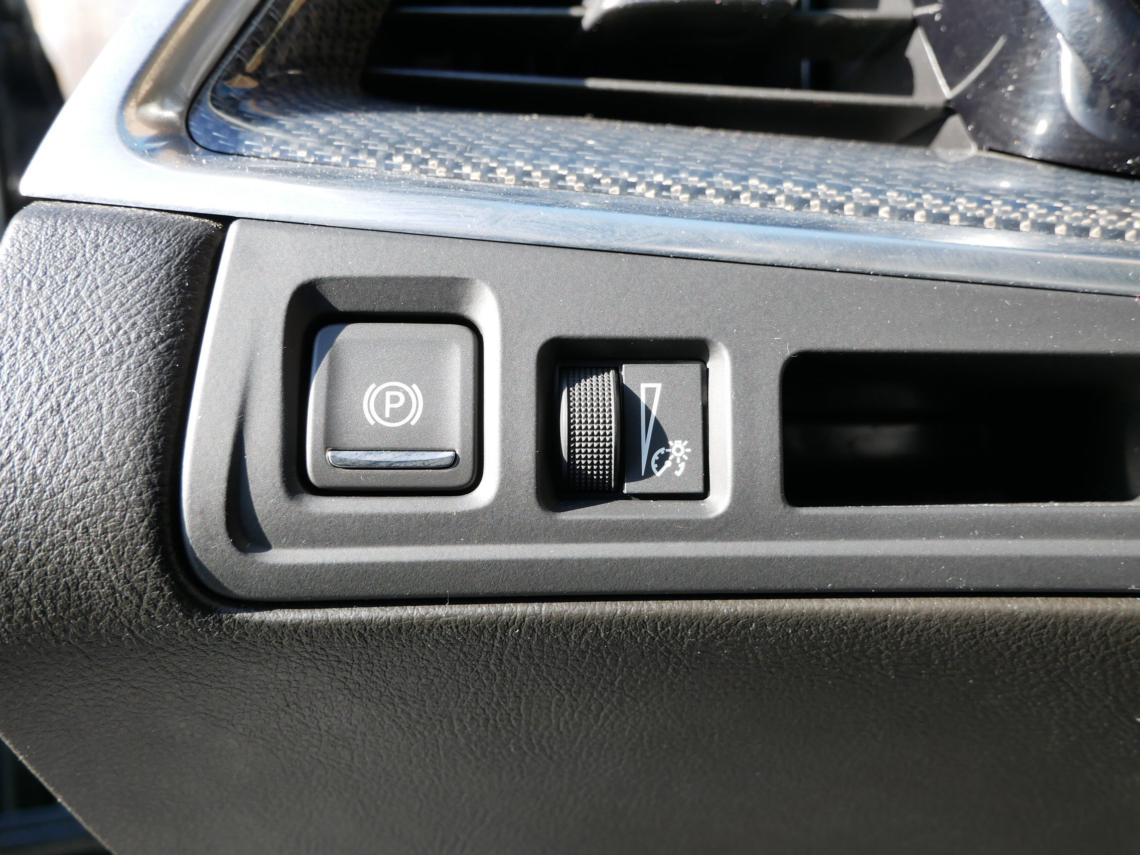 Certified 2024 Cadillac XT5 Sportv w/ LPO, Floor Liner Package image 8