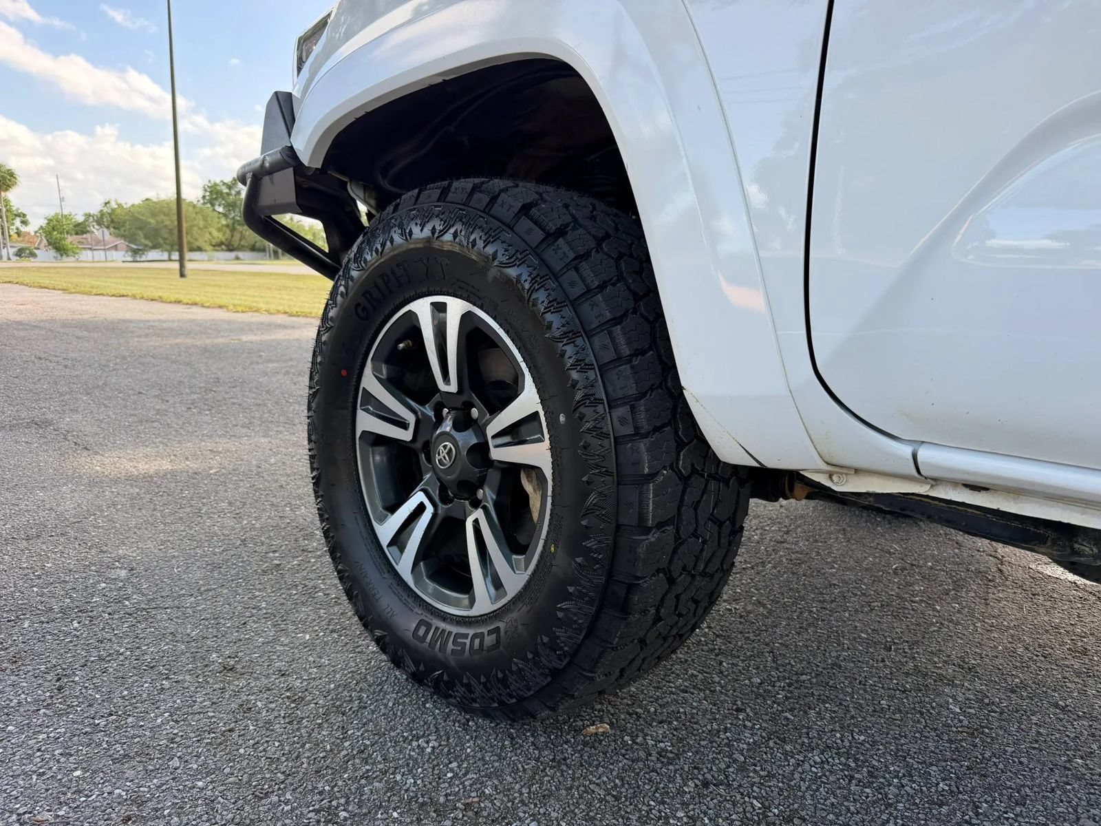 Used 2019 Toyota Tacoma TRD Sport w/ Technology Package AWD/4WD image 20