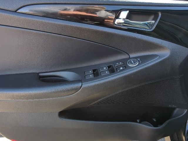 Used 2014 Hyundai Sonata Limited w/ Technology Package 05 FWD image 24