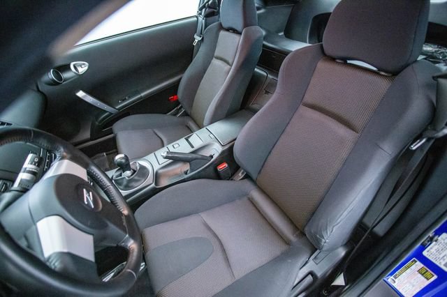 Used 2005 Nissan 350Z Coupe w/ (N93) Cargo Convenience Pkg RWD image 19