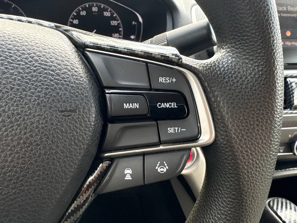 Used 2018 Honda Accord EX image 19