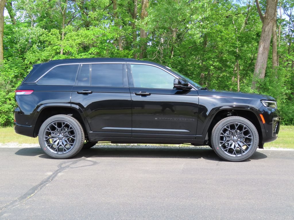 New 2026 Jeep Grand Cherokee Summit w/ Obsidian Package AWD/4WD image 2