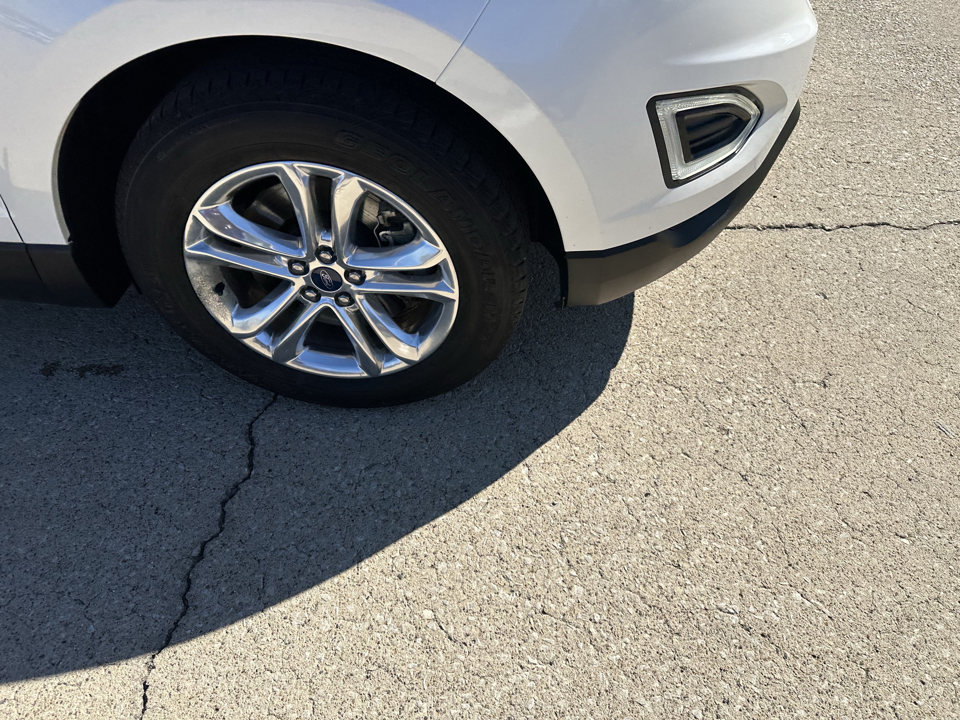 Used 2016 Ford Edge SEL w/ Equipment Group 201A AWD/4WD image 2