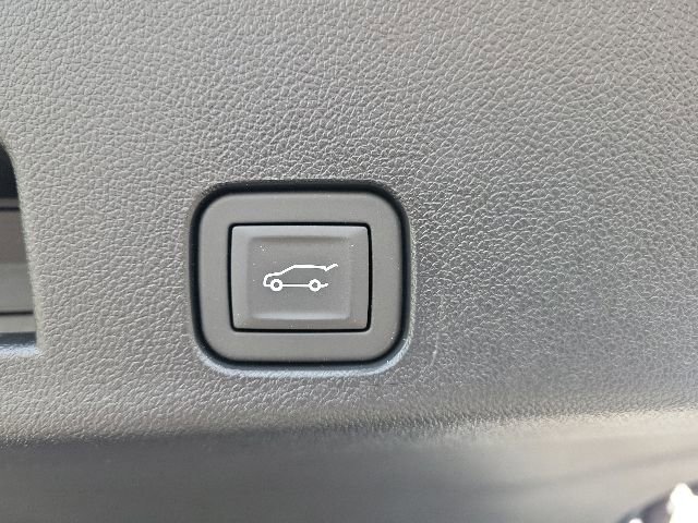 New 2026 Chevrolet Traverse LT w/ Midnight/Sport Edition FWD image 15