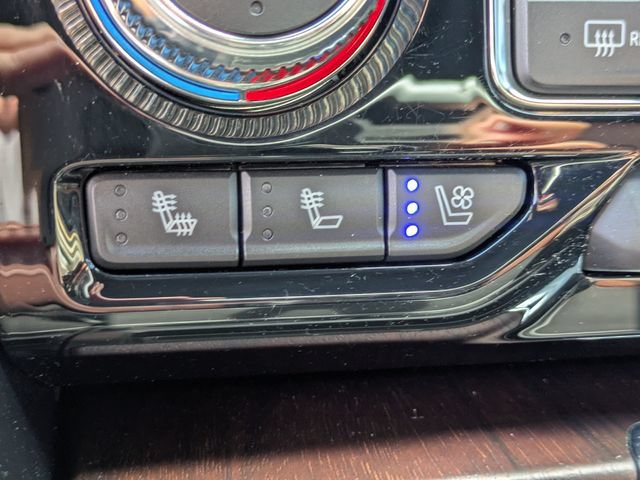 Used 2023 GMC Yukon Denali Ultimate AWD/4WD image 30