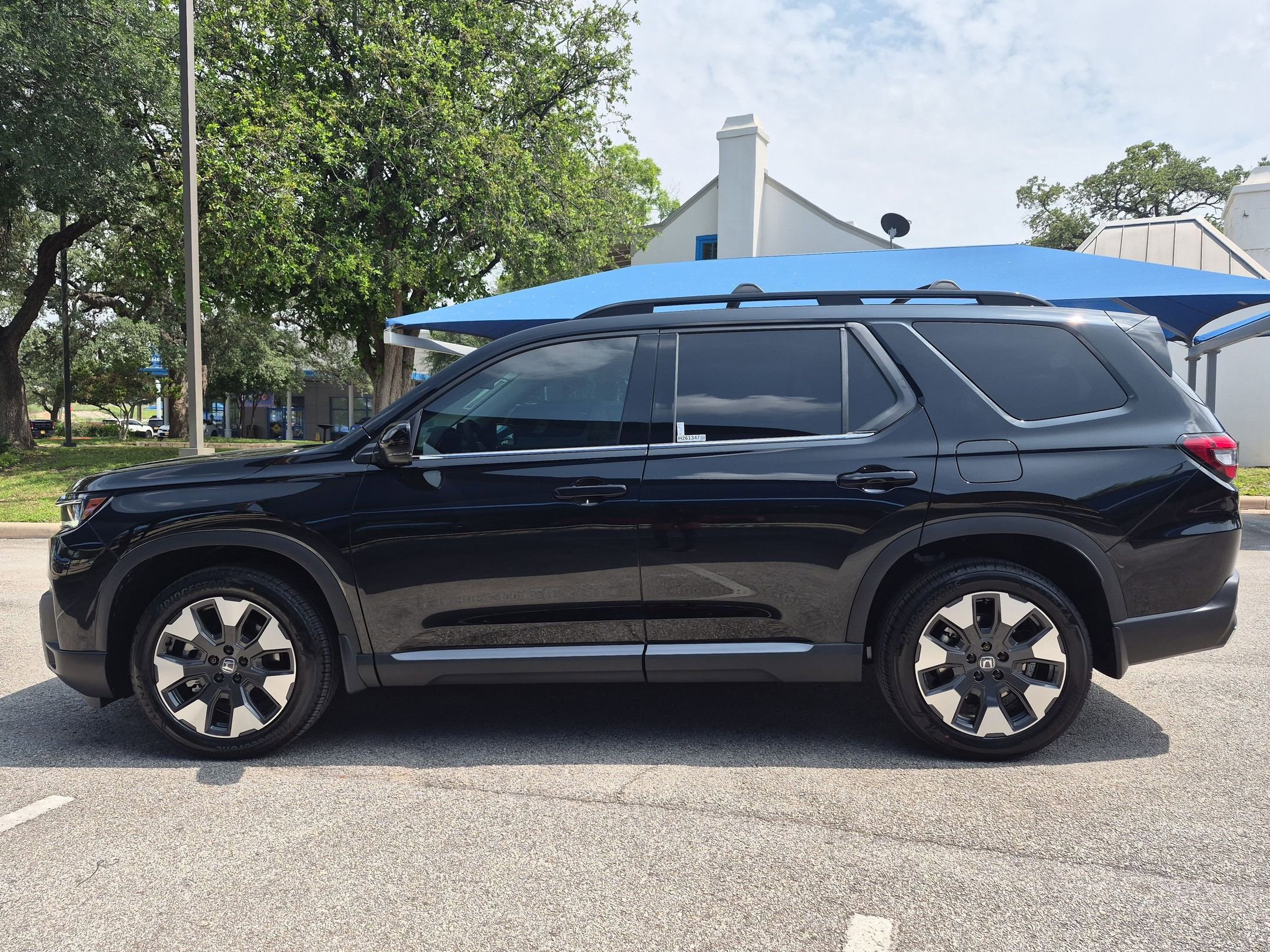 New 2026 Honda Pilot Elite image 2