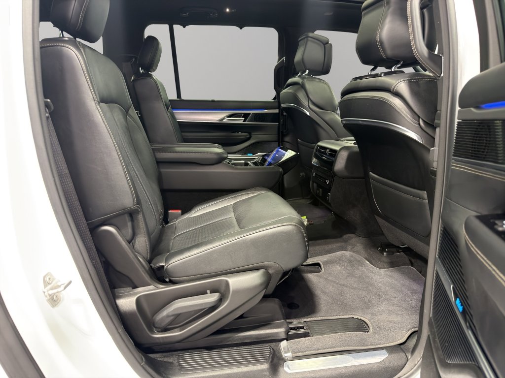 Used 2023 Jeep Grand Wagoneer L 4WD image 18