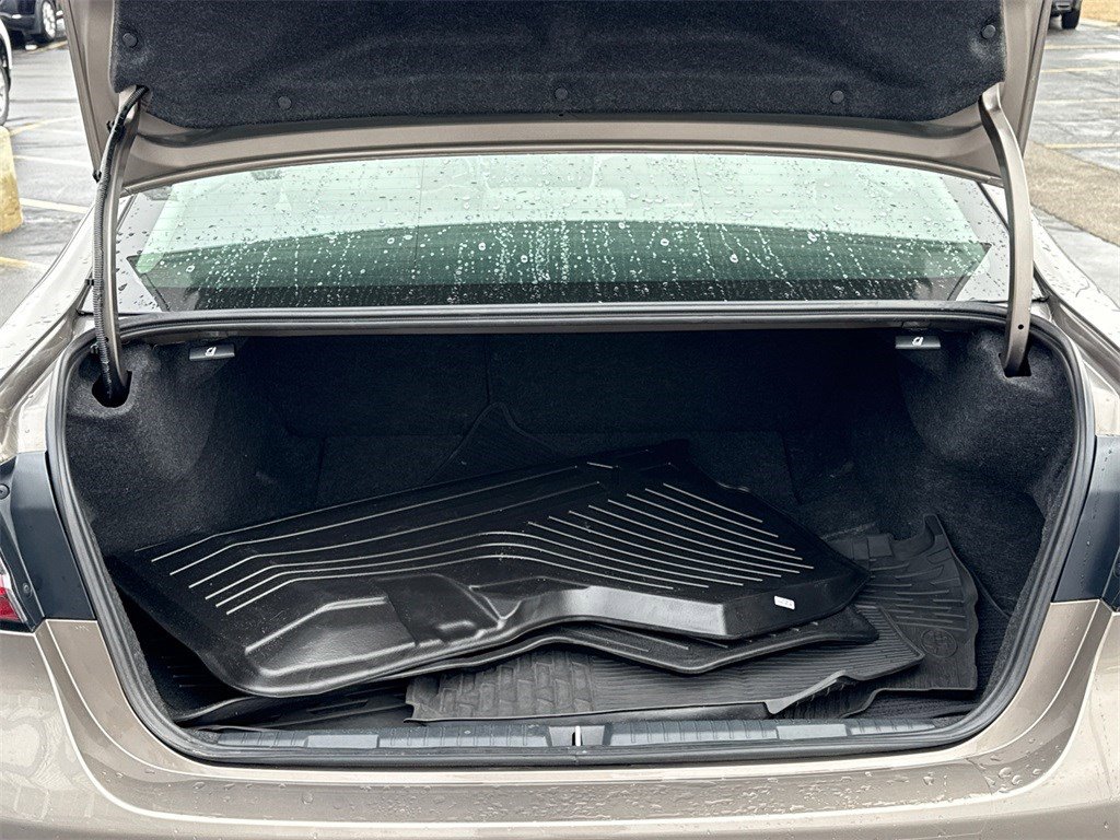 Used 2022 Subaru Legacy Premium image 14