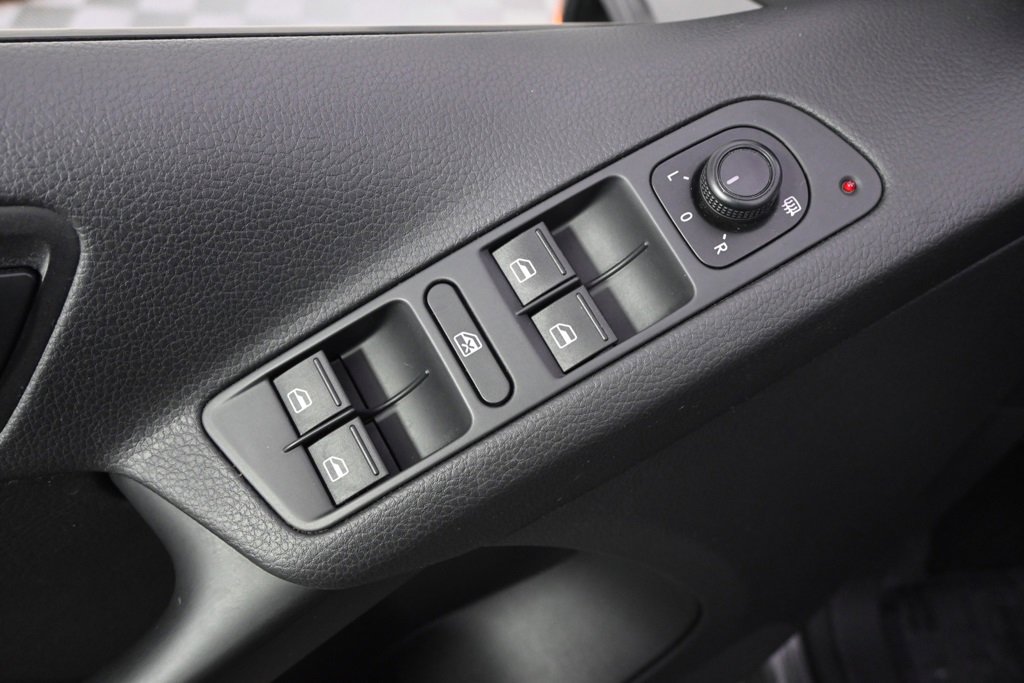 Used 2016 Volkswagen Tiguan S image 23