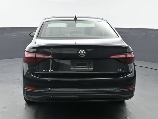Used 2023 Volkswagen Jetta SE FWD image 4