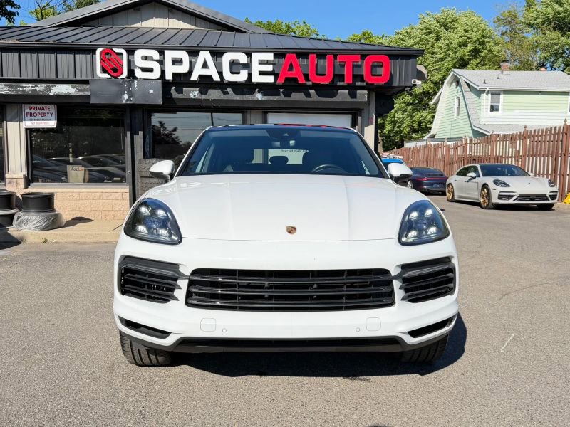 Used 2021 Porsche Cayenne Coupe AWD/4WD image 2
