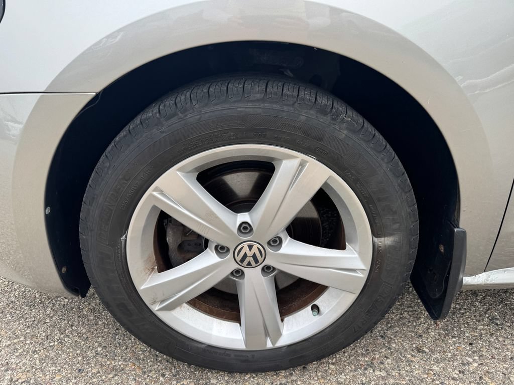 Used 2014 Volkswagen Passat 1.8T SE FWD image 27
