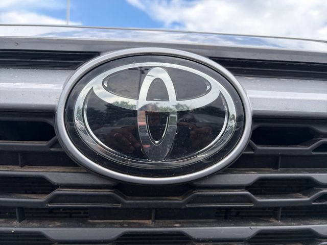 Used 2025 Toyota RAV4 LE AWD/4WD image 33