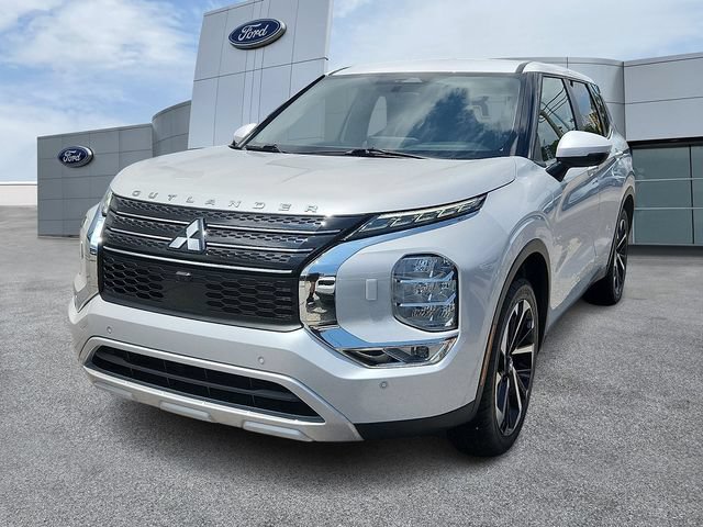 Used 2024 Mitsubishi Outlander SE AWD/4WD image 2