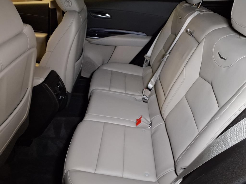 Certified 2023 Cadillac XT4 Luxury w/ Cold Weather Package FWD image 18