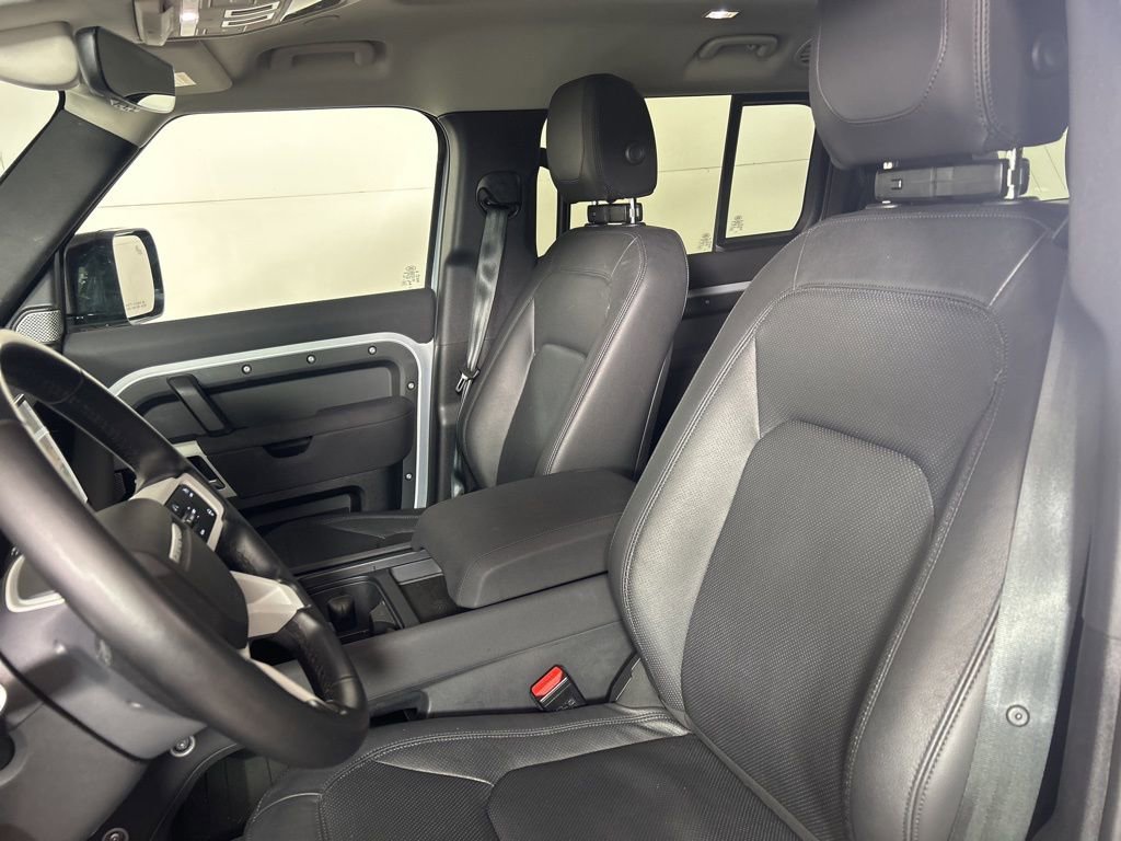 Used 2023 Land Rover Defender 130 SE image 5