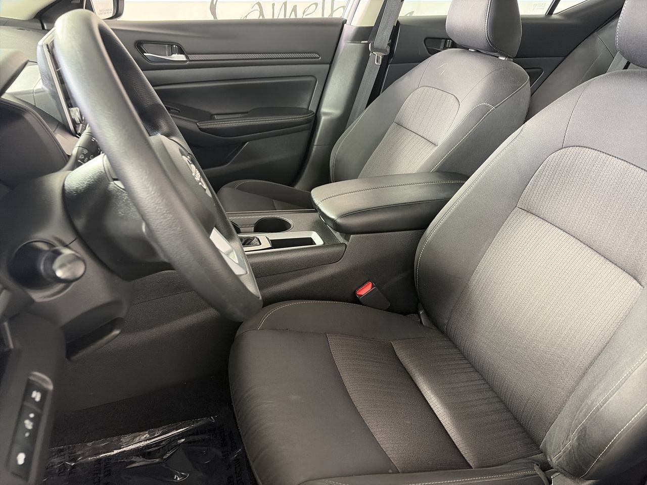 Used 2025 Nissan Altima 2.5 SV FWD image 20