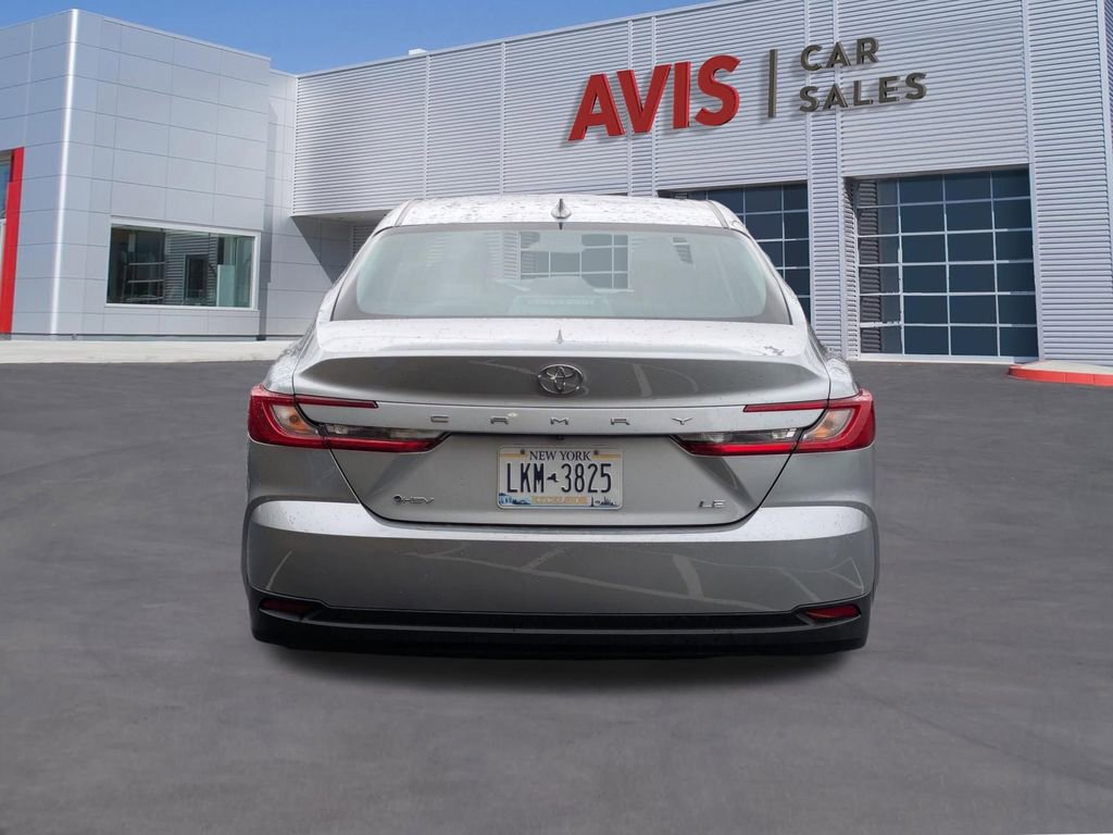 Used 2025 Toyota Camry LE image 7