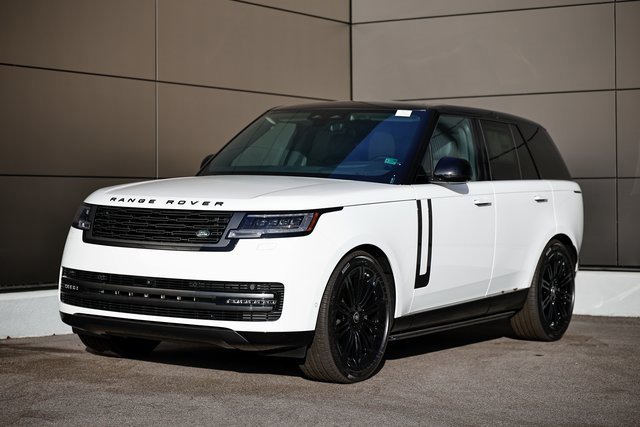New 2025 Land Rover Range Rover SE