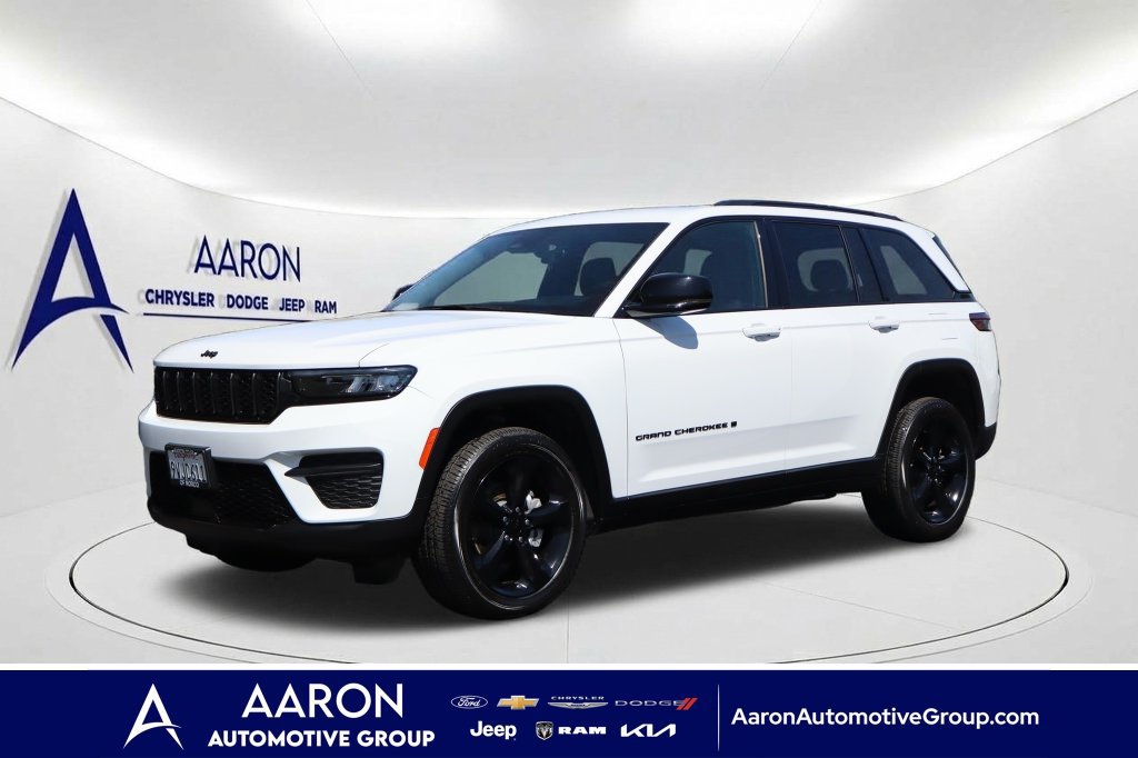 Used 2025 Jeep Grand Cherokee Altitude