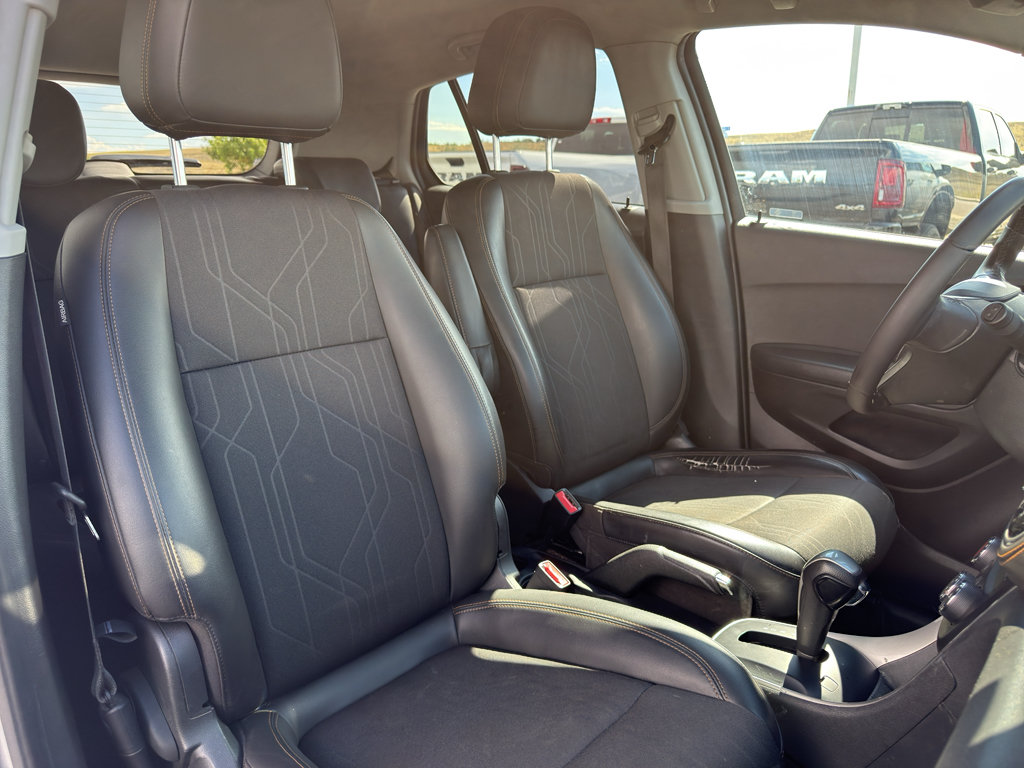 Used 2019 Chevrolet Trax LT w/ LT Convenience Package AWD/4WD image 12