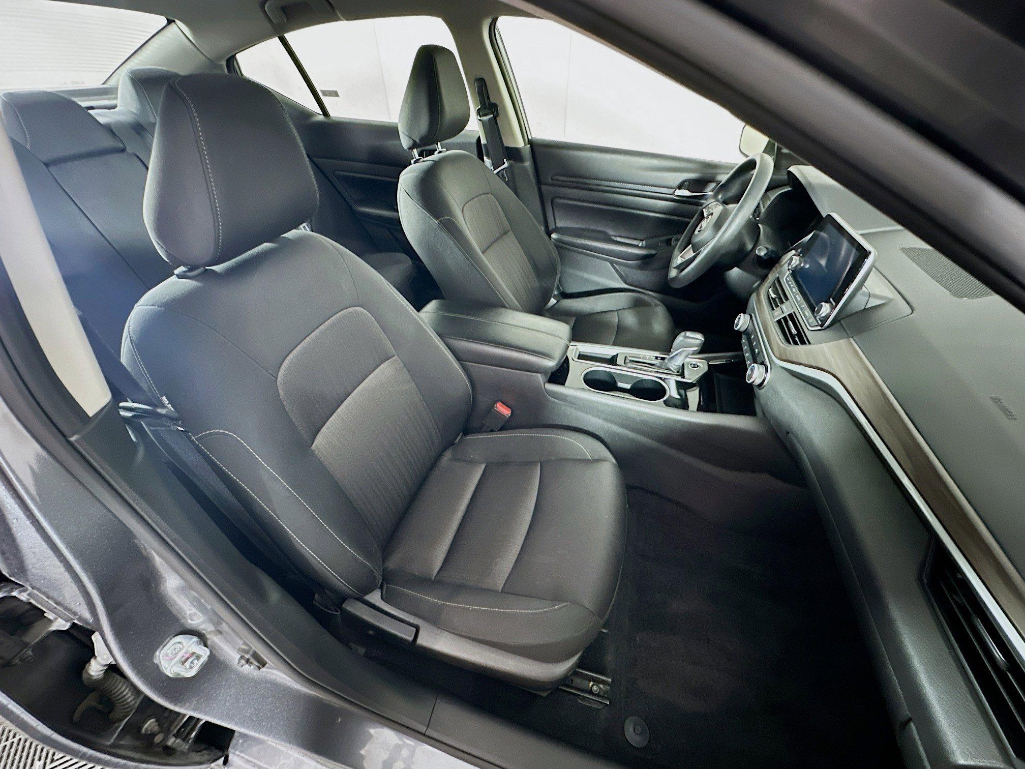 Used 2024 Nissan Altima 2.5 SV image 28