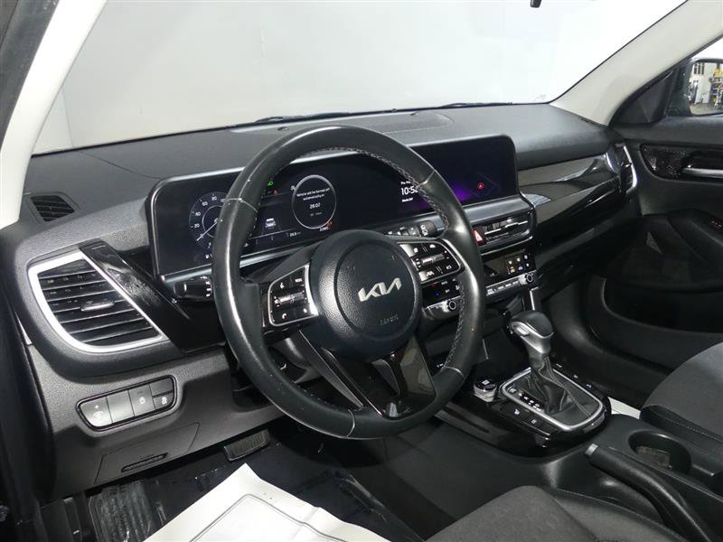 Used 2024 Kia Seltos S AWD/4WD image 23
