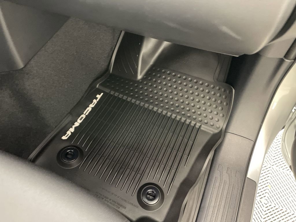 Used 2025 Toyota Tacoma SR image 34