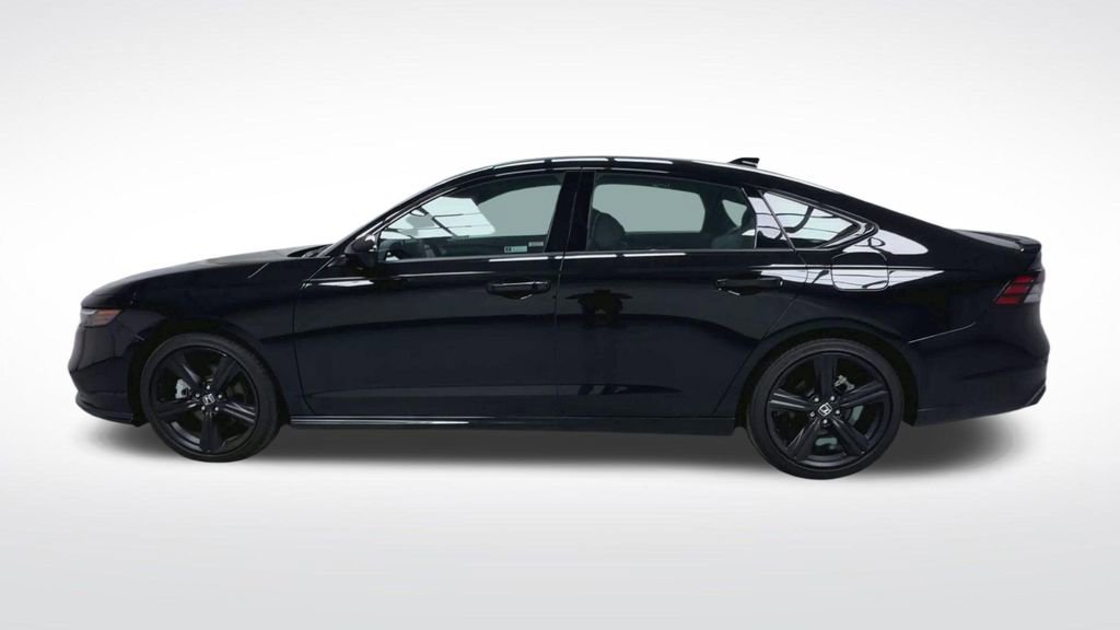 Used 2025 Honda Accord Sport image 5