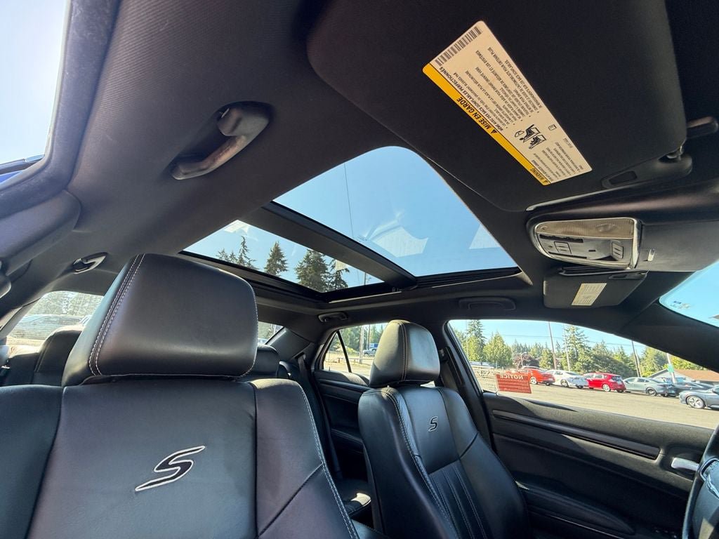 Used 2014 Chrysler 300 S RWD image 27