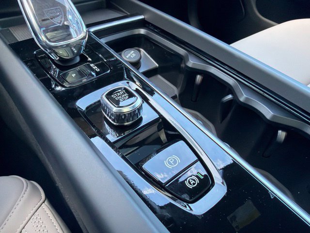 New 2027 Volvo XC60 B5 Core AWD/4WD image 21