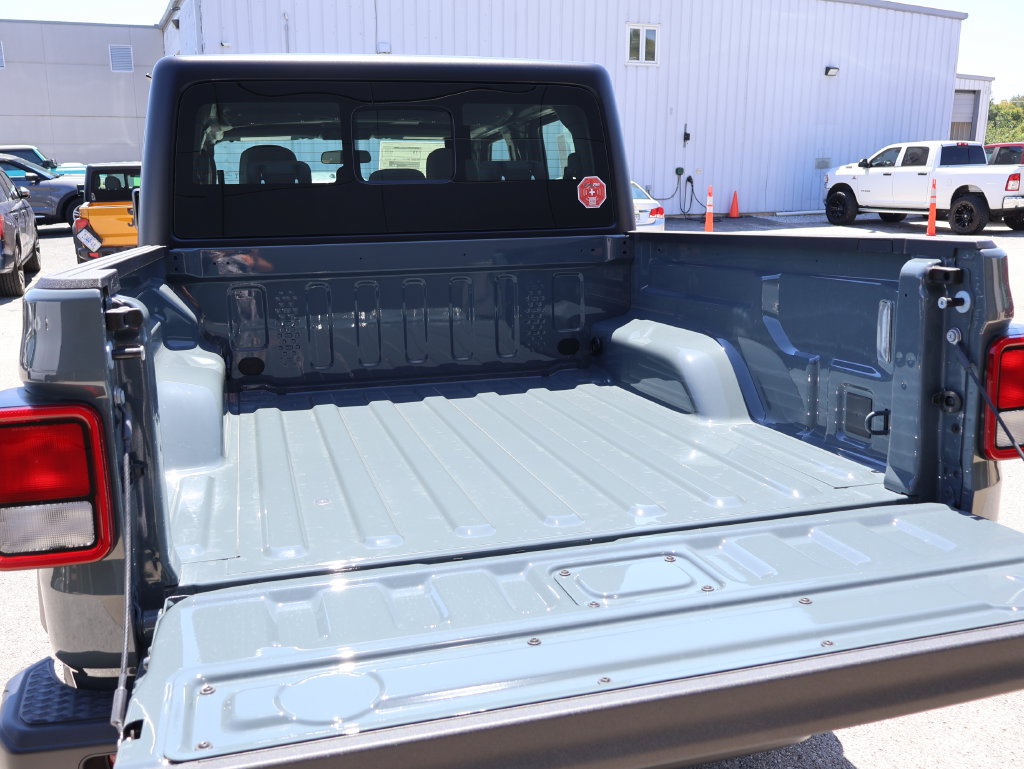 New 2026 Jeep Gladiator Sport AWD/4WD image 14
