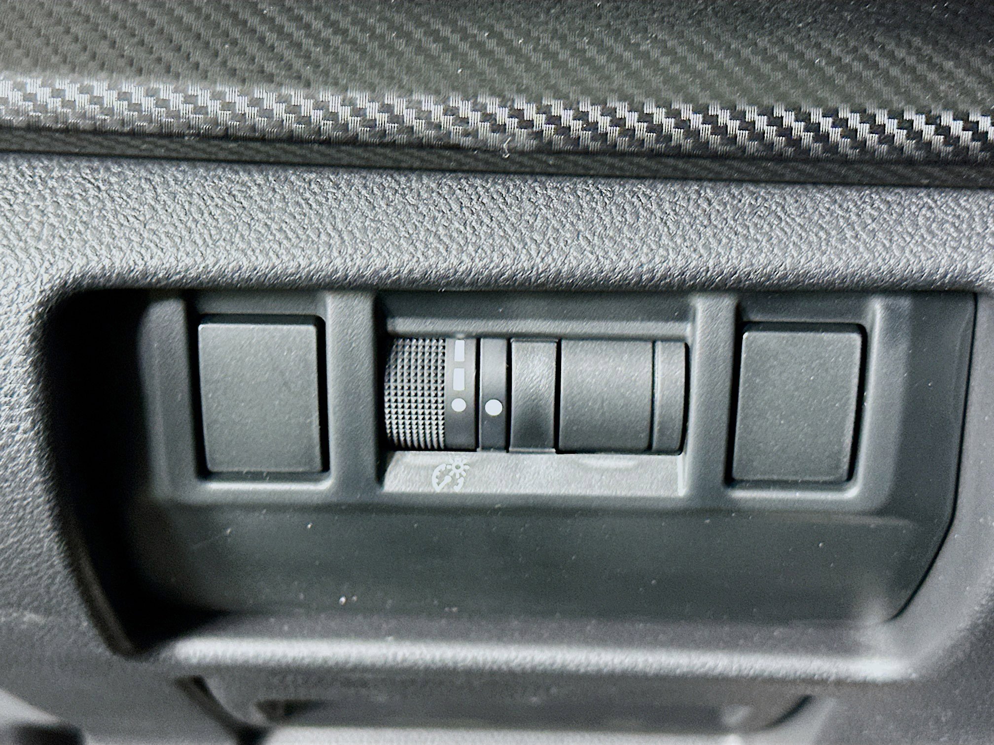 Used 2024 Subaru Crosstrek 2.0i Premium image 16