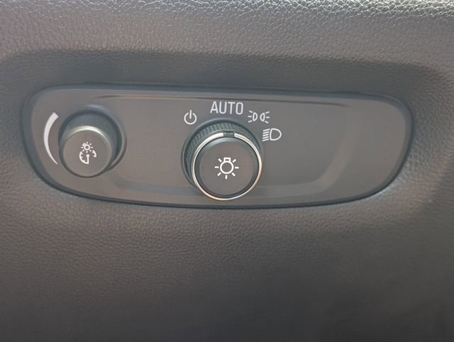 Certified 2023 Chevrolet Traverse Premier FWD image 38