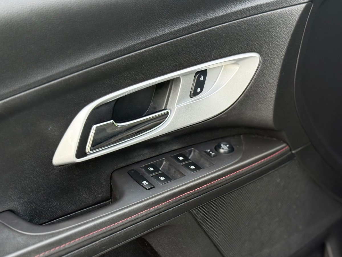 Used 2014 Chevrolet Equinox LT w/ Driver Convenience Package AWD/4WD image 14