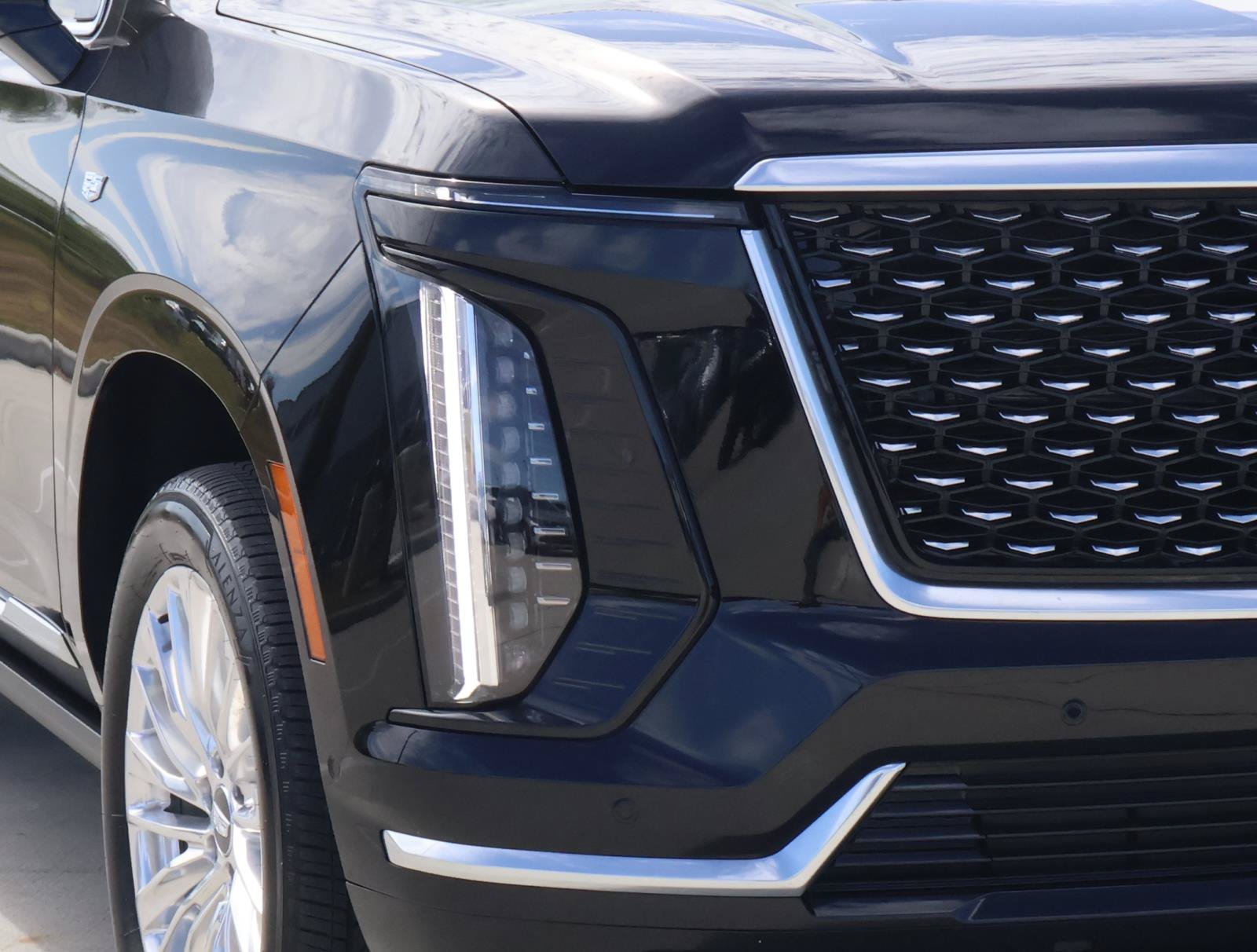 Certified 2026 Cadillac Escalade Luxury w/ LPO, Floor Liner Package AWD/4WD image 9