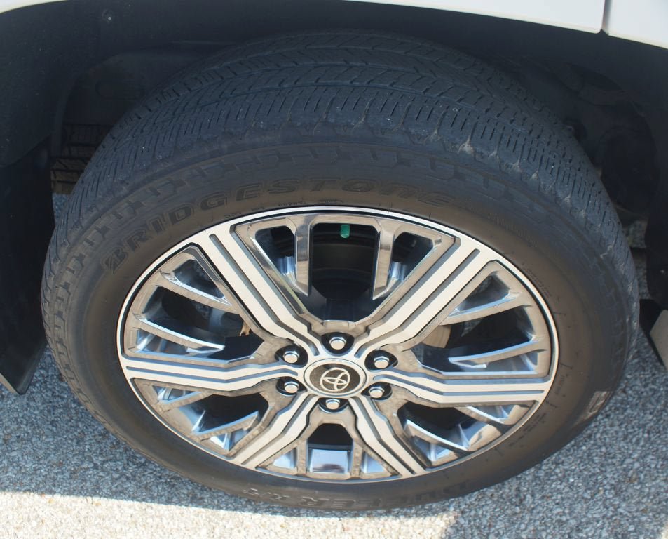 Used 2023 Toyota Sequoia Capstone AWD/4WD image 27