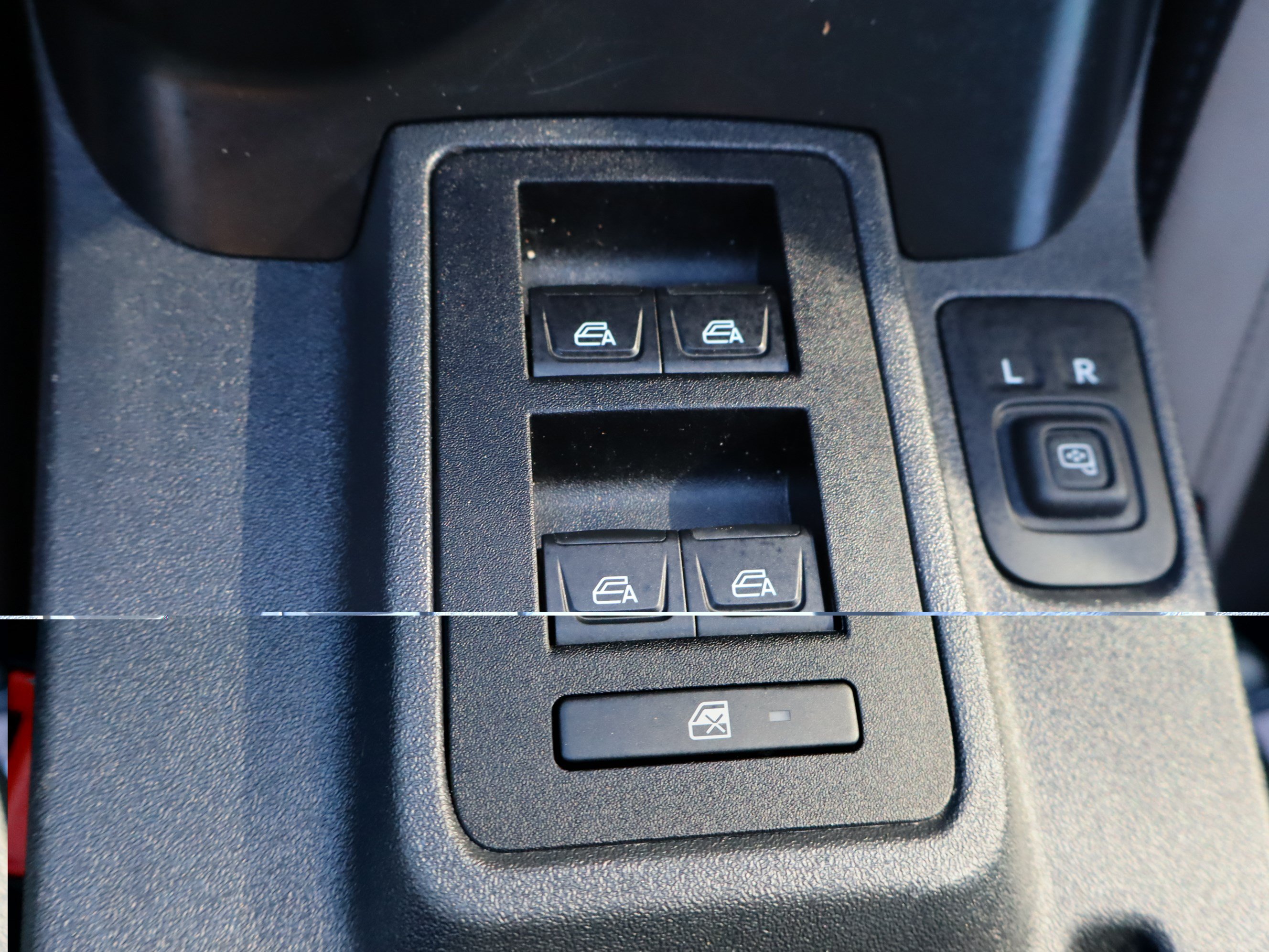 Used 2024 Ford Bronco Wildtrak AWD/4WD image 34