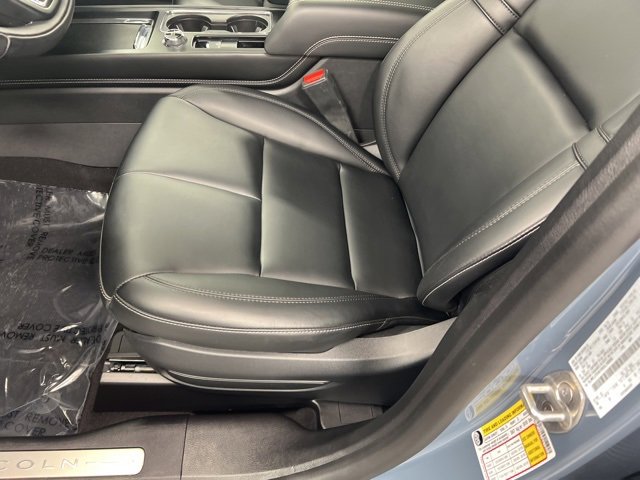 Certified 2025 Lincoln Corsair AWD image 14